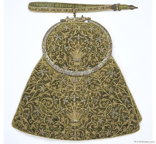 Bolso de caza con cinturón del duque y príncipe elector Maximiliano I de Baviera. Terciopelo de seda con bordados dorados y plateados